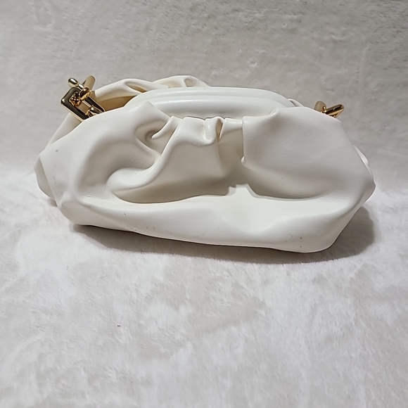 Women's Clutch Cloud-Shaped Dumpling Ruched Purse Bag Chain Link White Gold - Picture 2 of 7